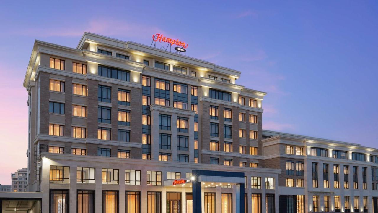 Hampton By Hilton Astana Triumphal Arch Hotel Exterior foto